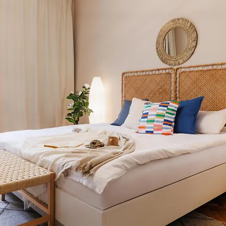Creative Shelter Old Town Renovated Apartment